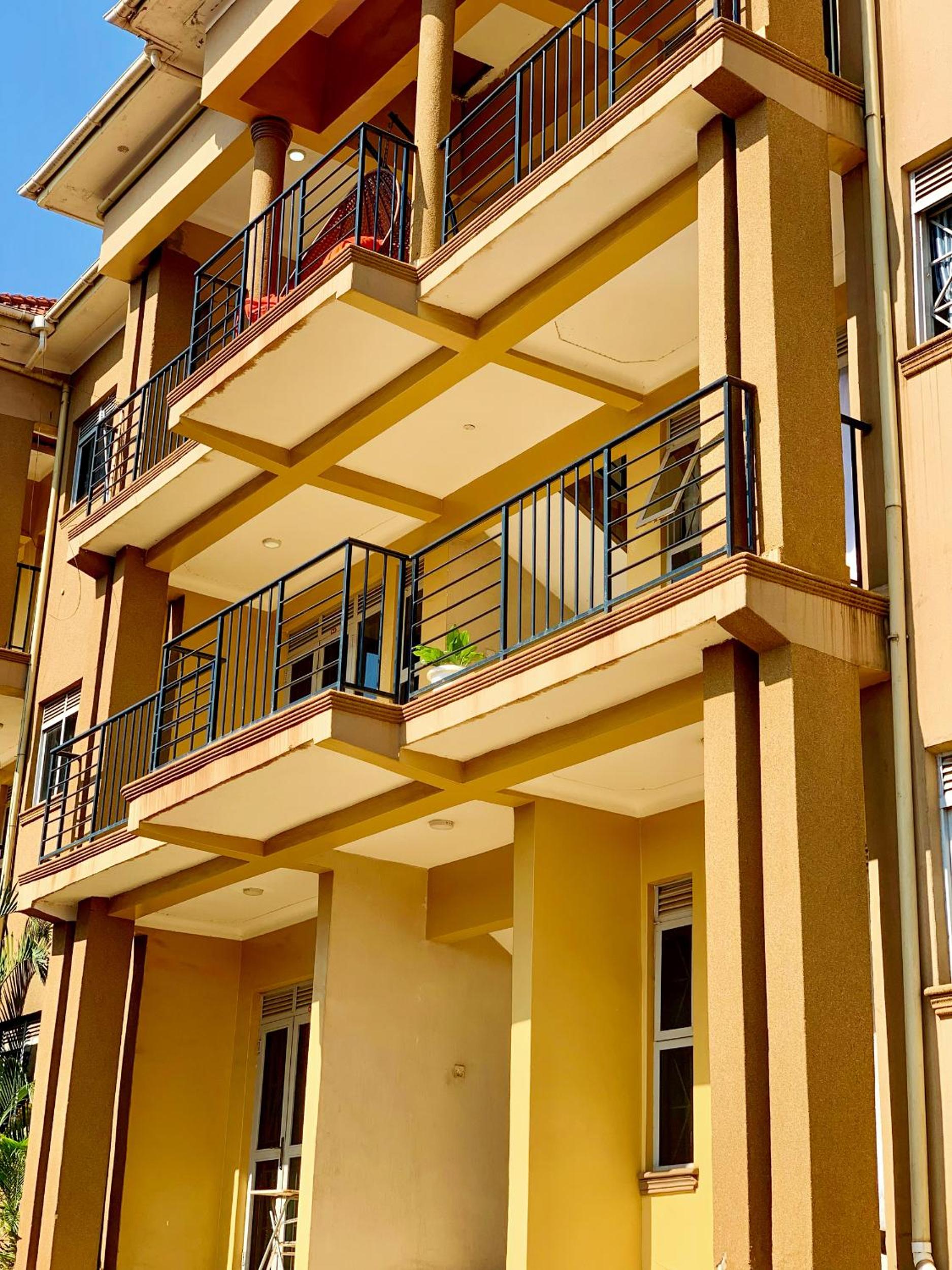 Kampala Vacations - Charming City Centre Apartment with Stunning Views  Free WiFi - Property Image 4