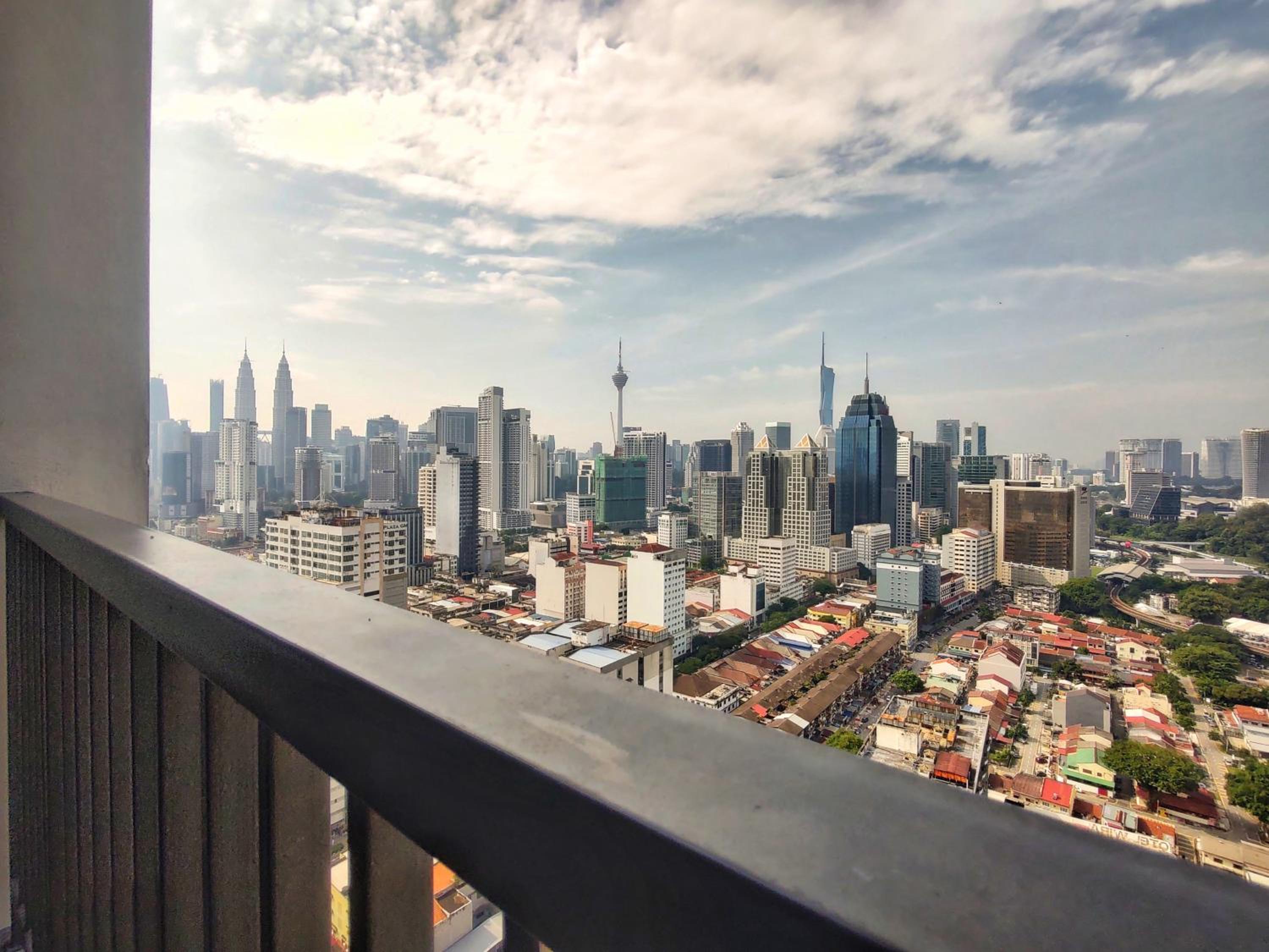 Chamber Residence Klcc & kl tower view with balcony