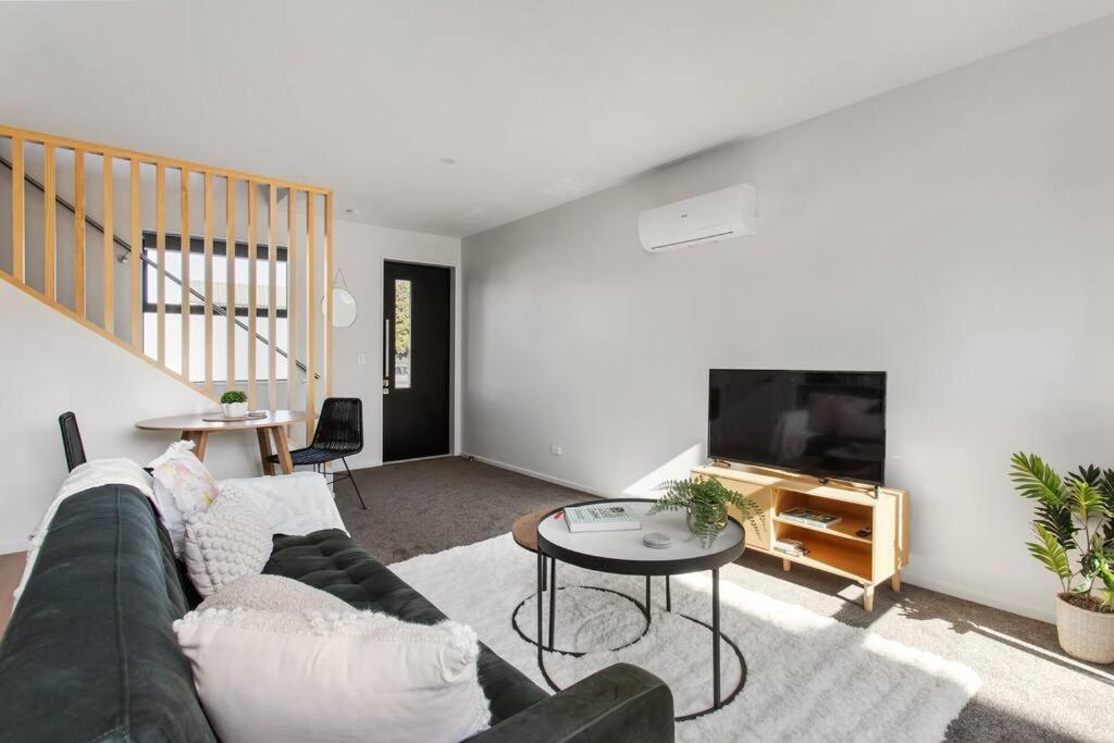 Winter Rates- NewTouch of Class Handy CBD Warm view 3