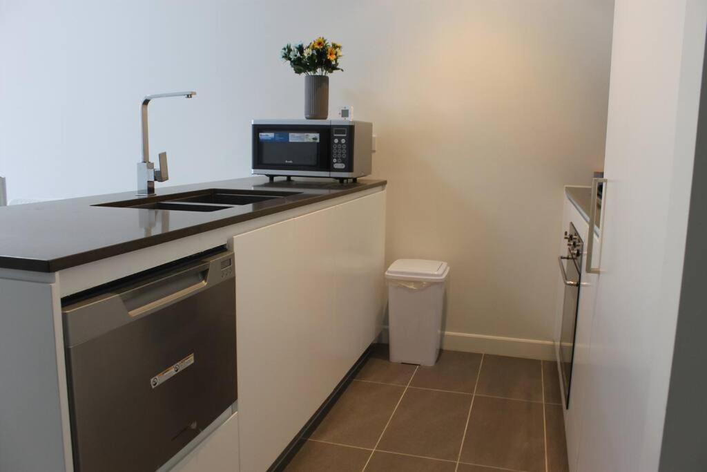 Roomy one bedroom plus extra bed
