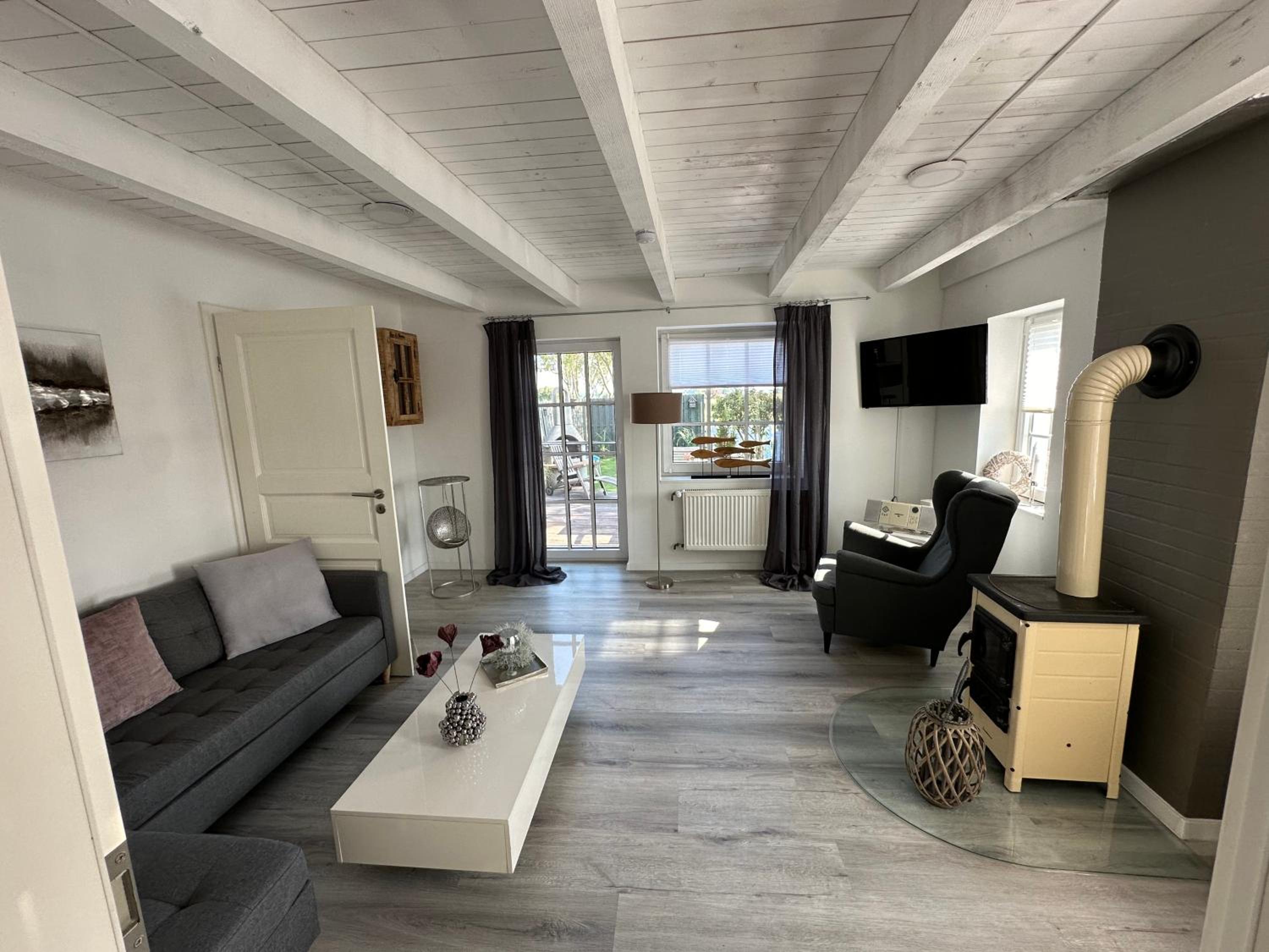 "Huus ant Diek", Ferienhaus mit Maisonette Wohnung in Deichnähe, Nähe Norddeich