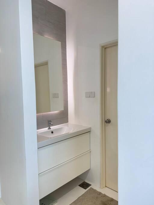 EMPORIUM,DELOFT KUCHING 2R,3Beds,1Bath,4Pax