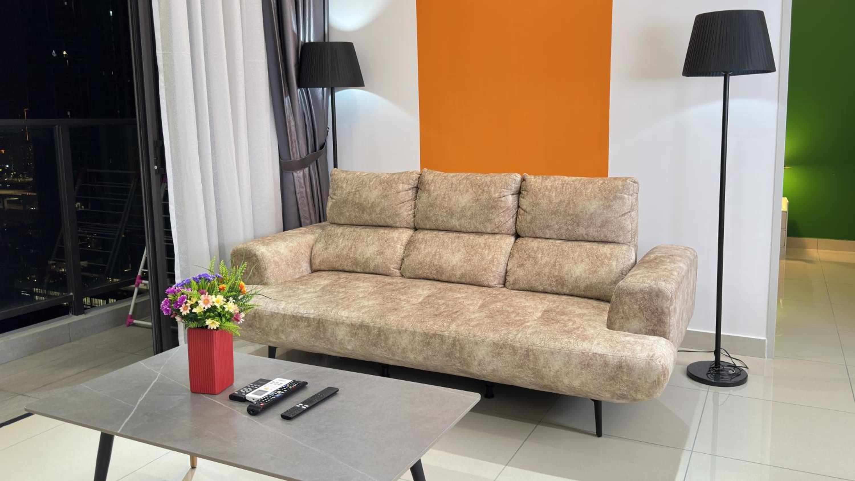 KLCC view 1BR suite with Balcony Netflix Free parking Trion C243A KL photo 4