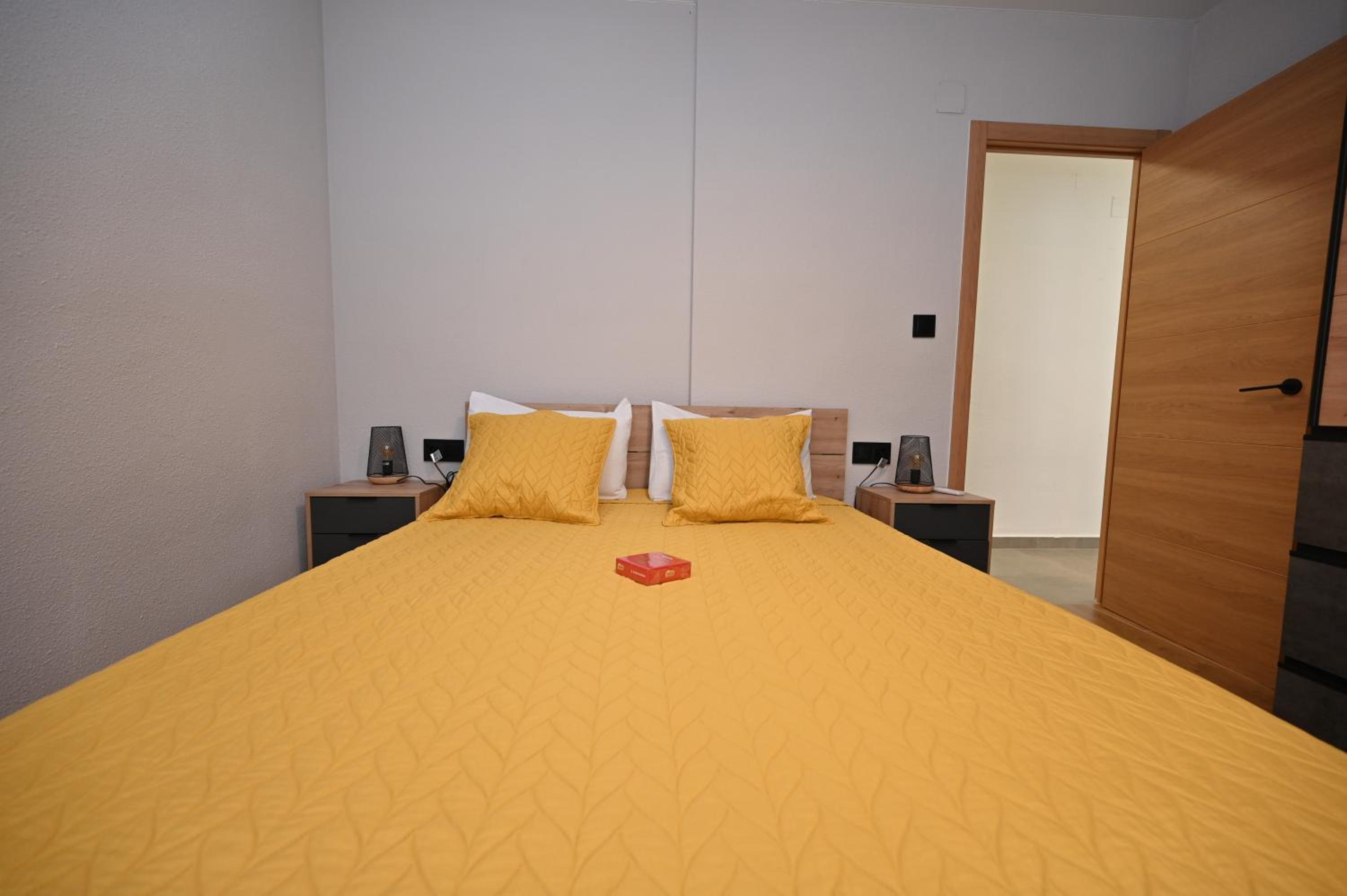 Golden-Apartment photo 4
