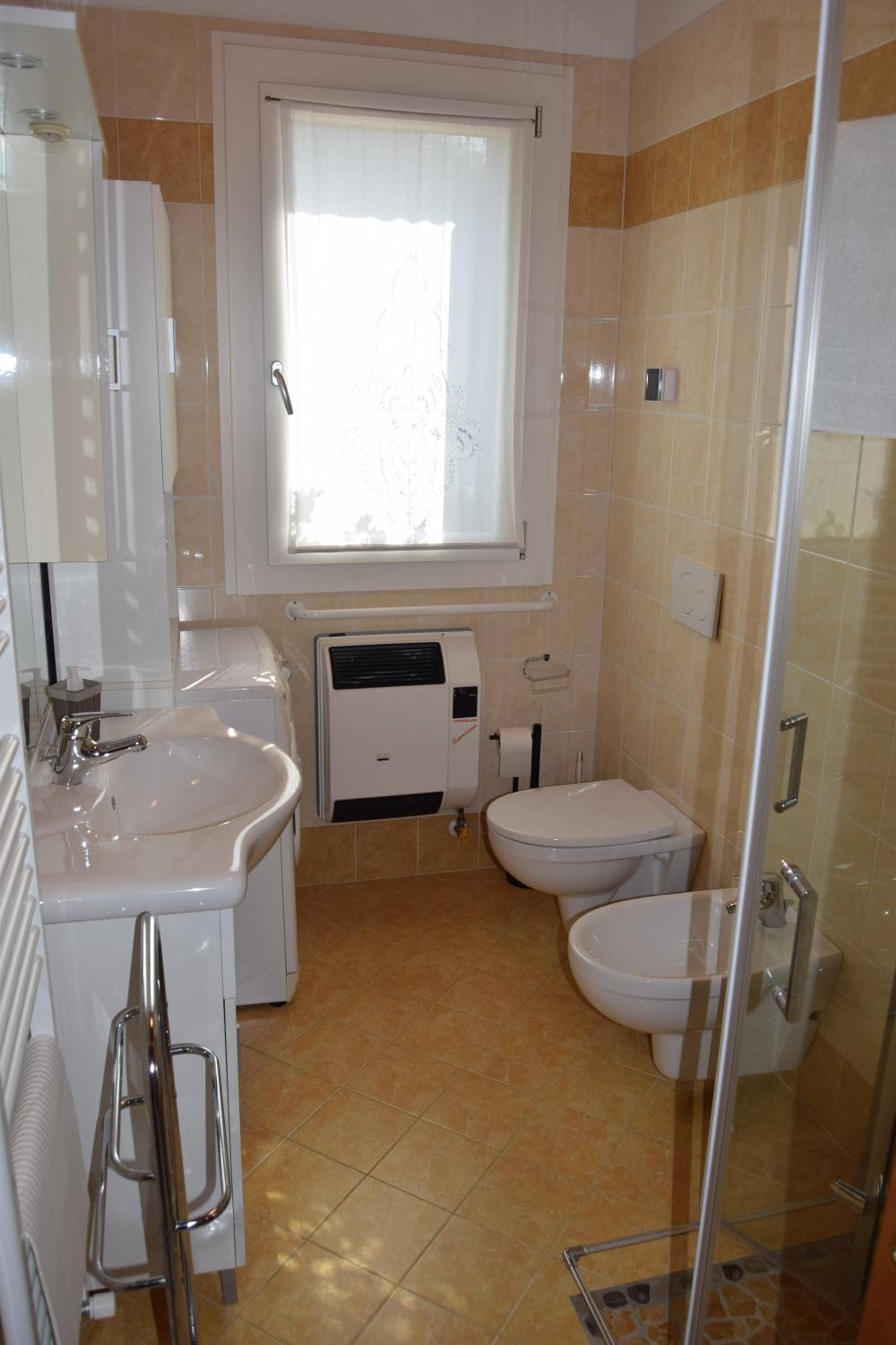 Photo 28