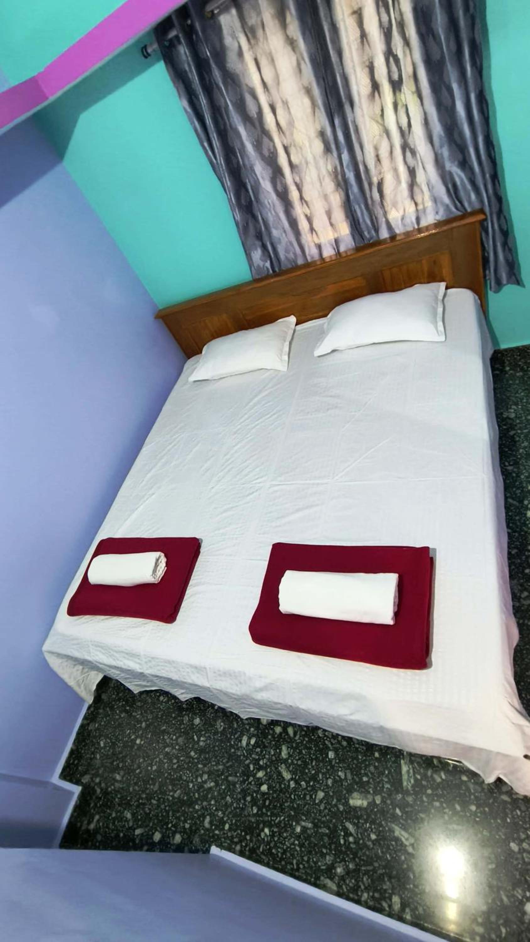 Mariette Roshni Homestay Hampi