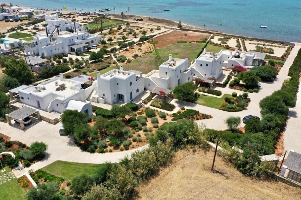 SUNRAY Paros Beach front 2 bedroom house next to kite sports