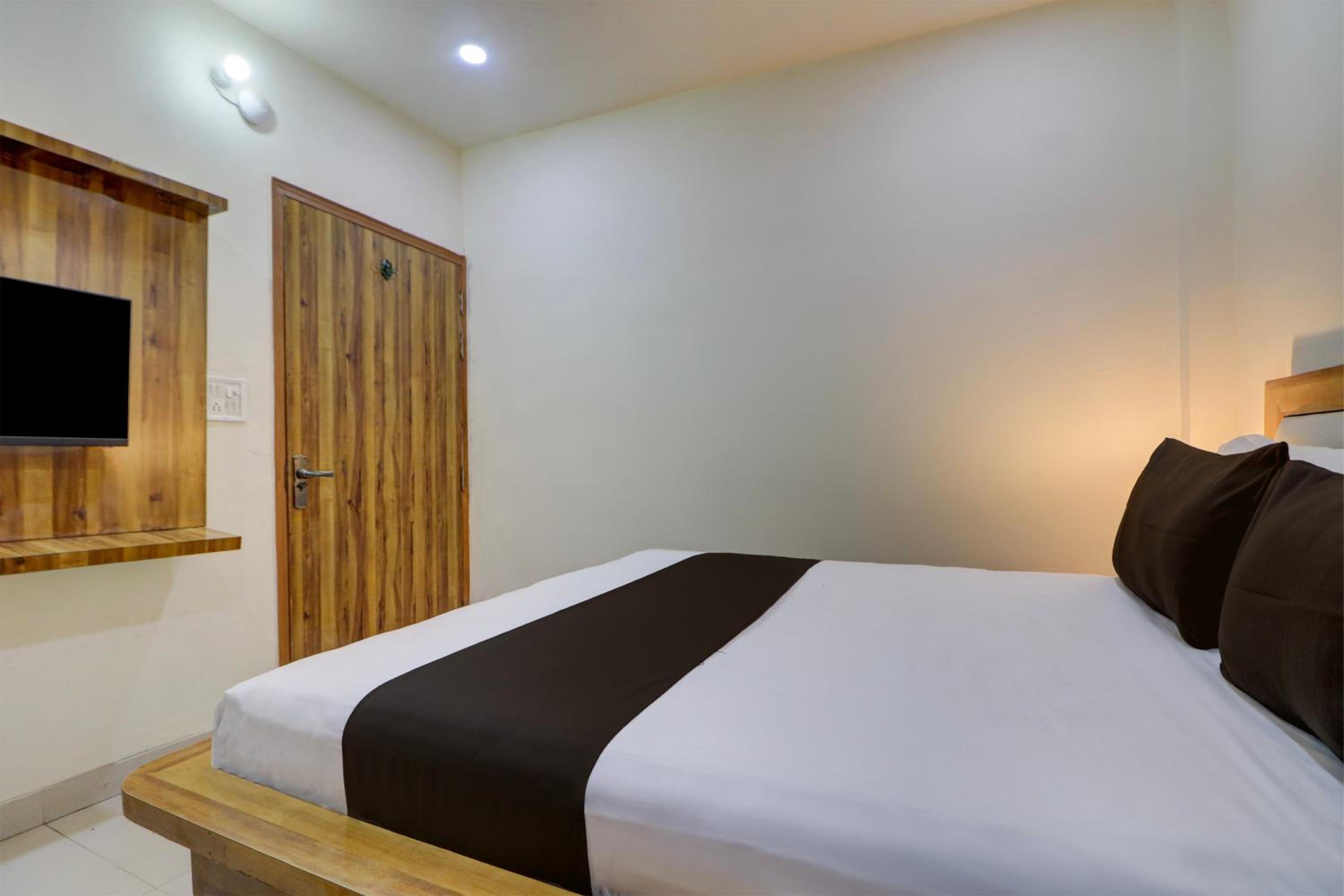 Hotel O Yash Residency view 5