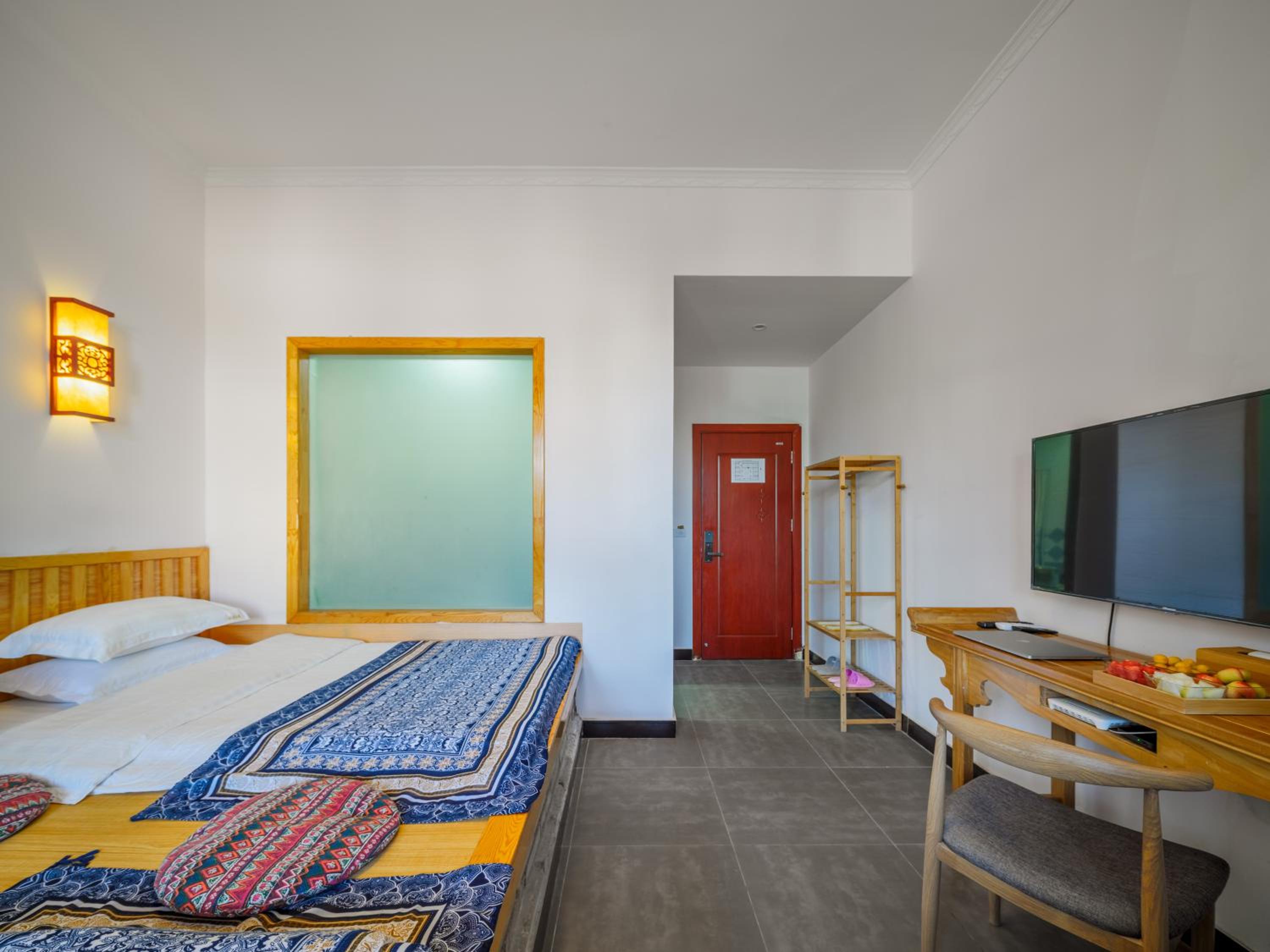 Dunhuang Hu Yang Inn