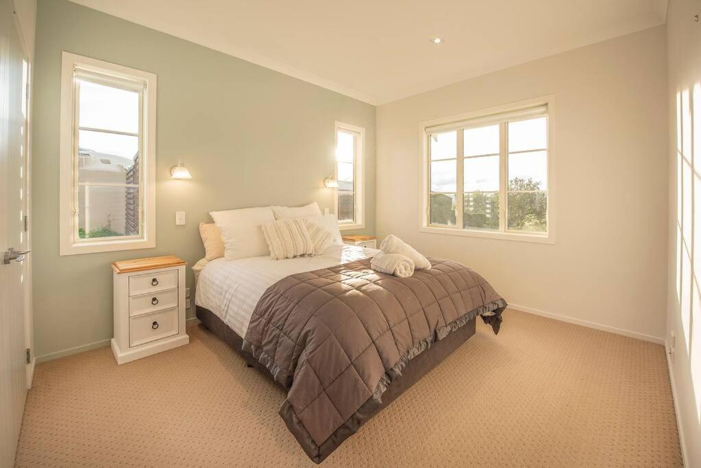 Meadowbank Taieri View view 5