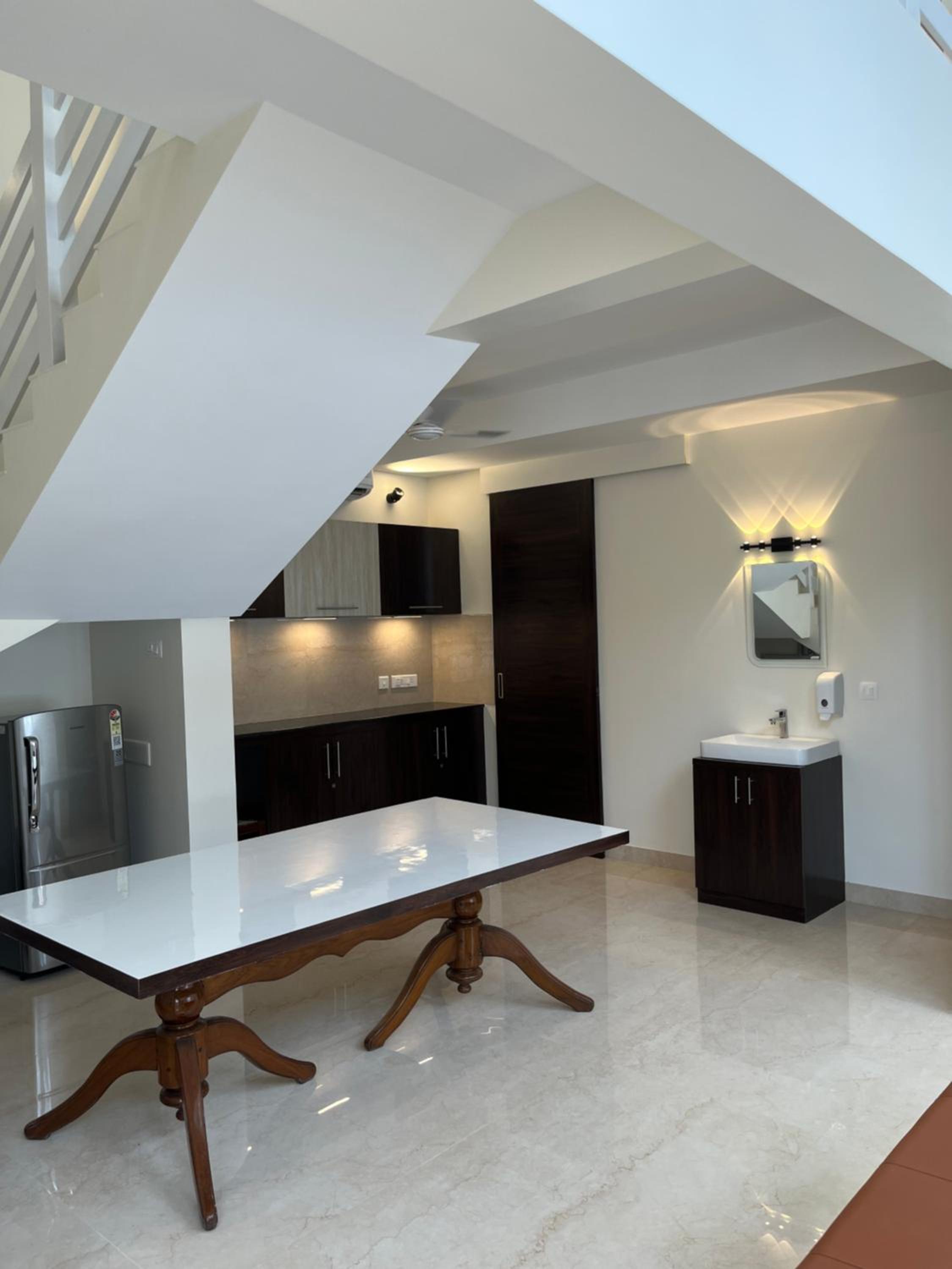 ecrlondonvilla