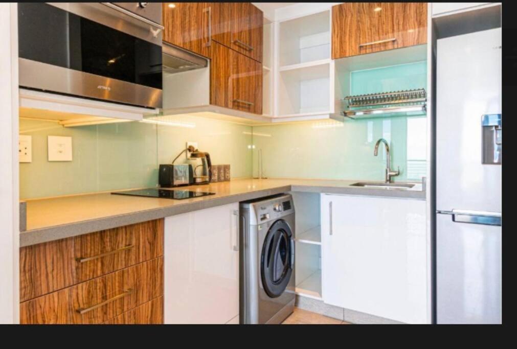 Umhlanga Lagoon Drive Top Sea Facing Unit view 3