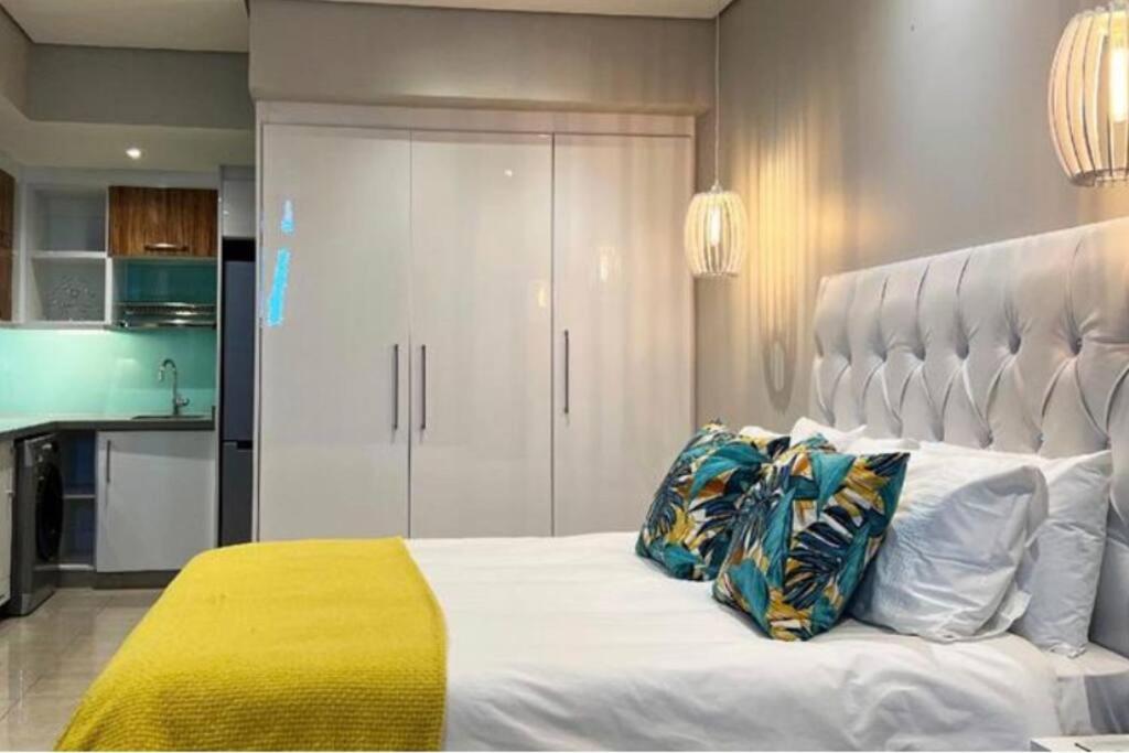 Umhlanga Lagoon Drive Top Sea Facing Unit view 5
