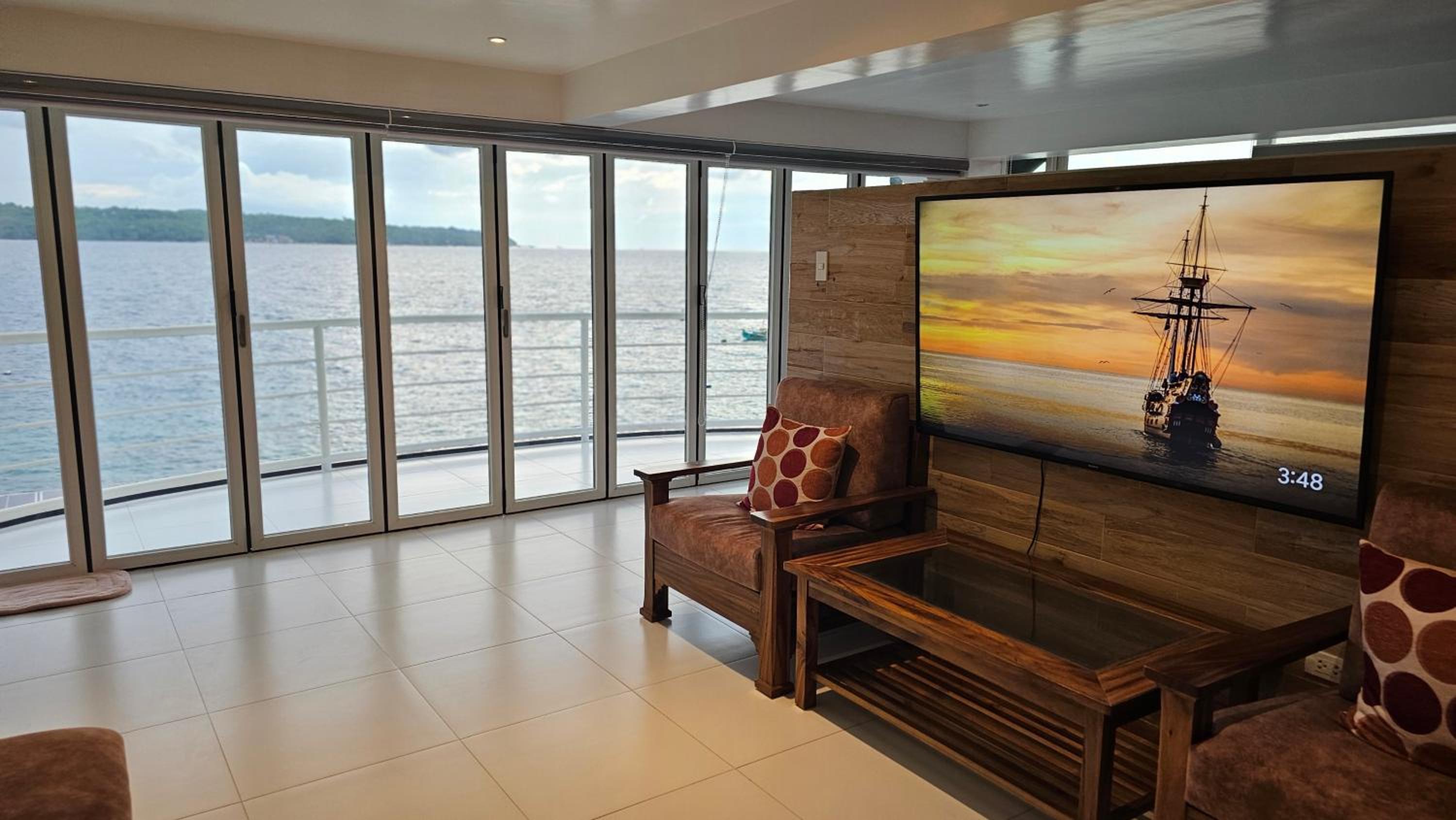 Lydia's House, Samal beach front apartments