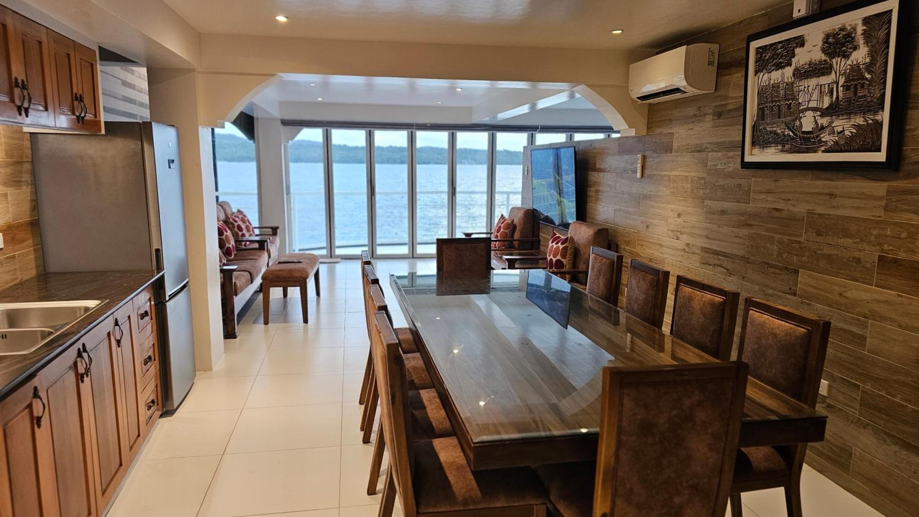 Lydia's House, Samal beach front apartments