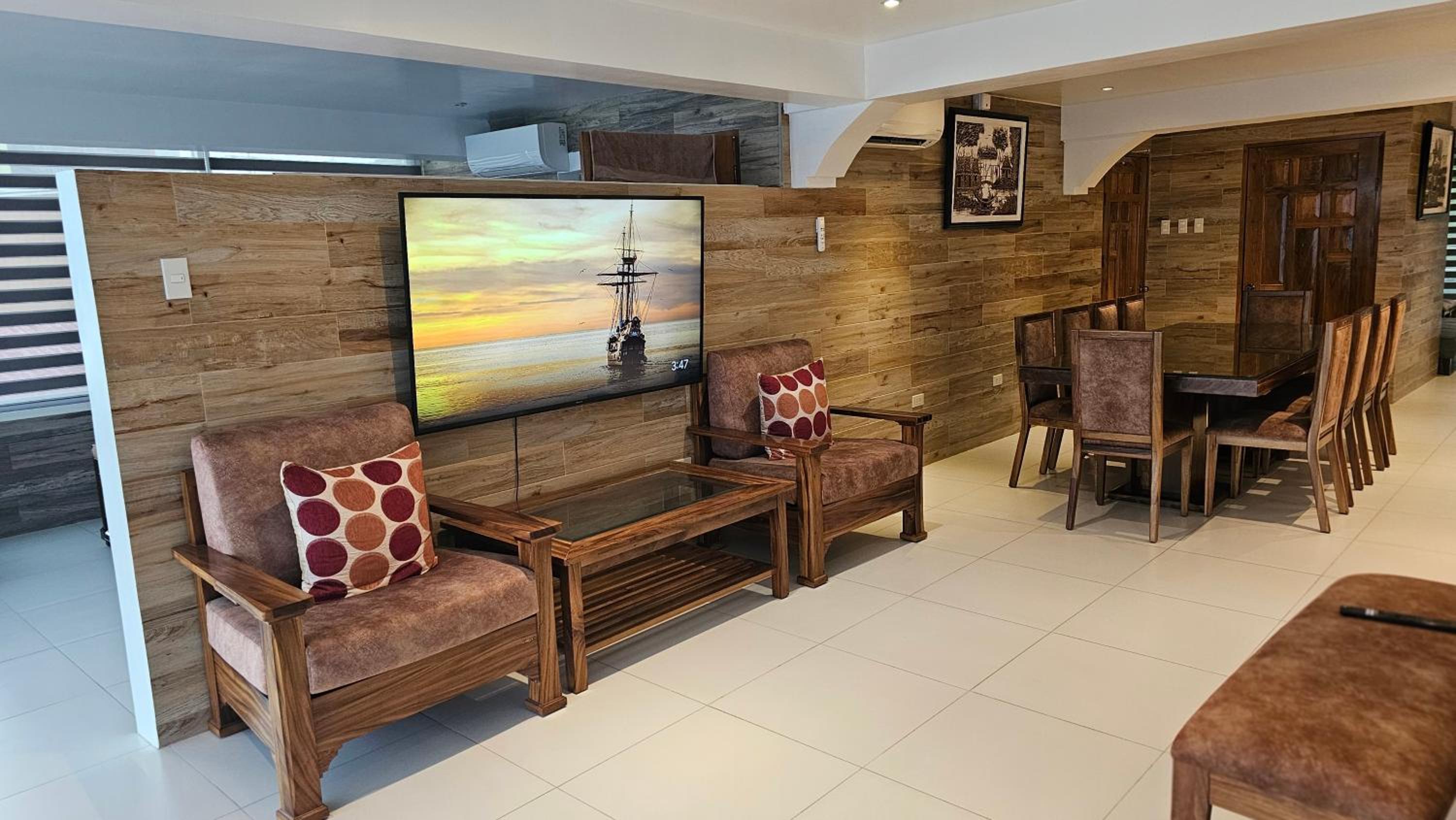 Lydia's House, Samal beach front apartments