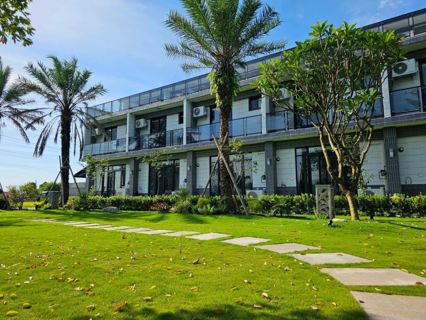 Villa Ten - Veg out view 3