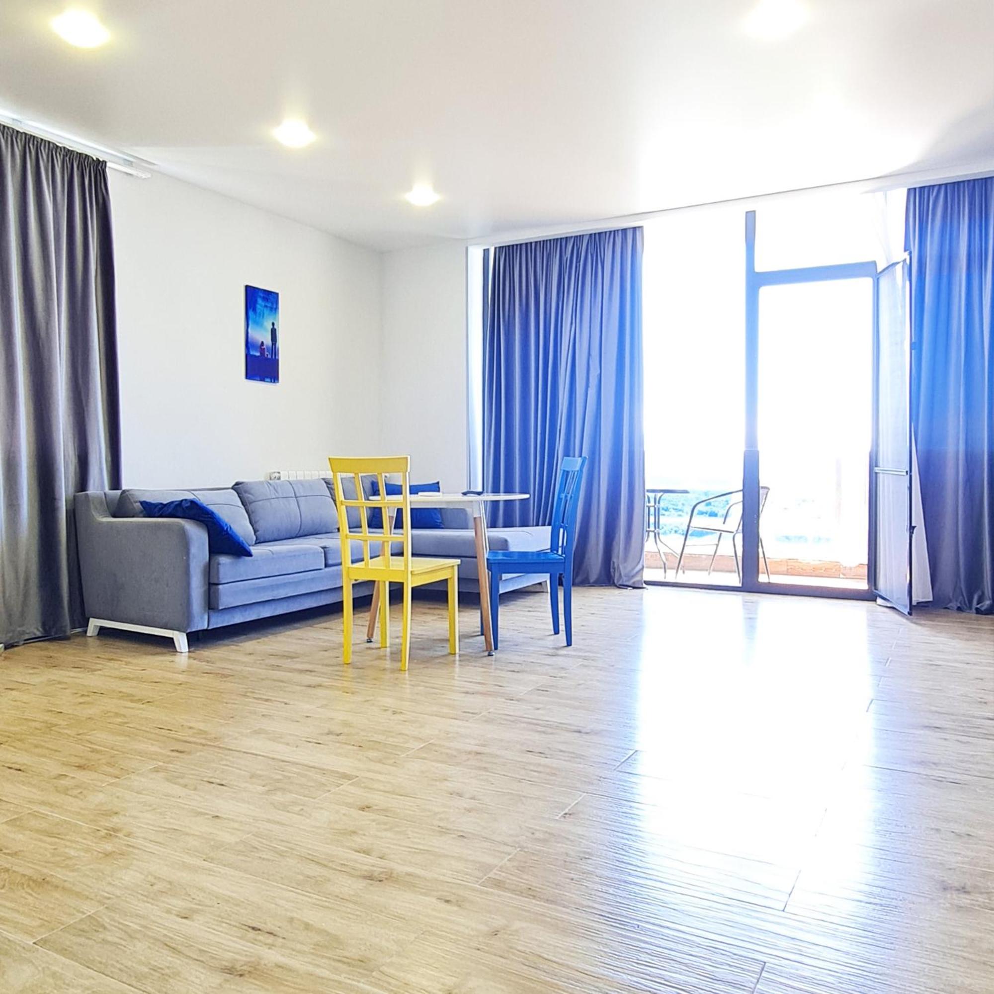 Panoramic Cozy Luxury Apt#15 Sea and Mountain Views Washing machine Bidet Wifi view 3