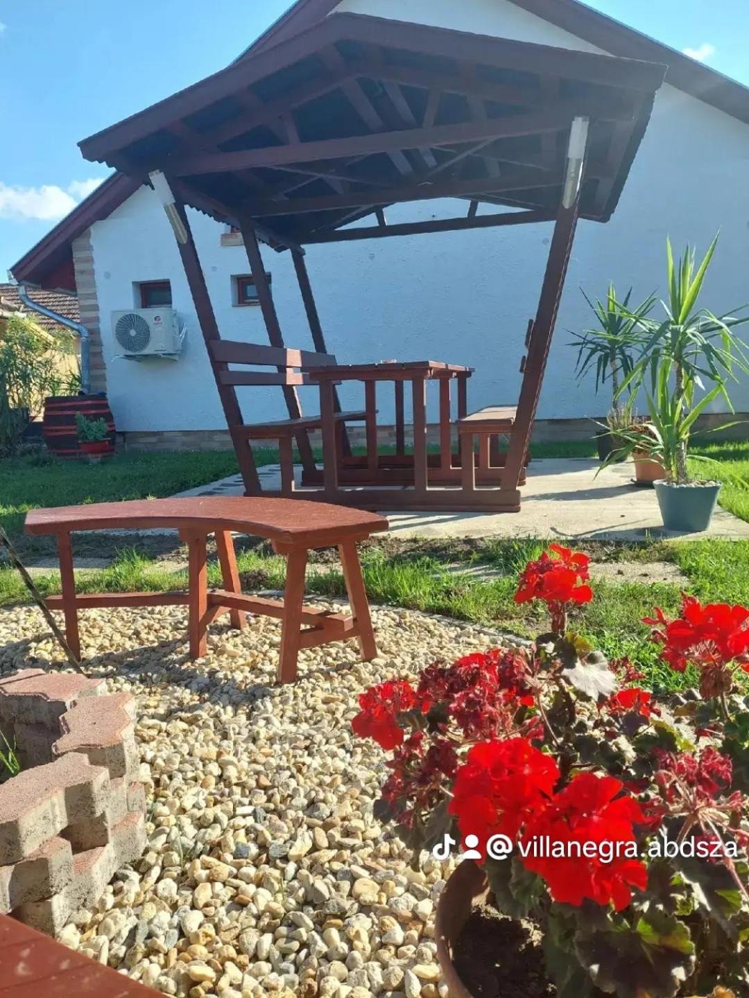 Villanegra Vendégház Abádszalók