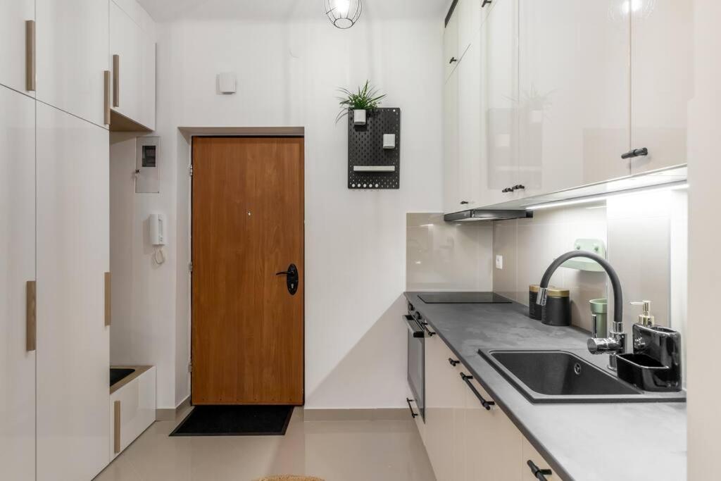 Urban Chic - Studio Apartment - City Center&Orla