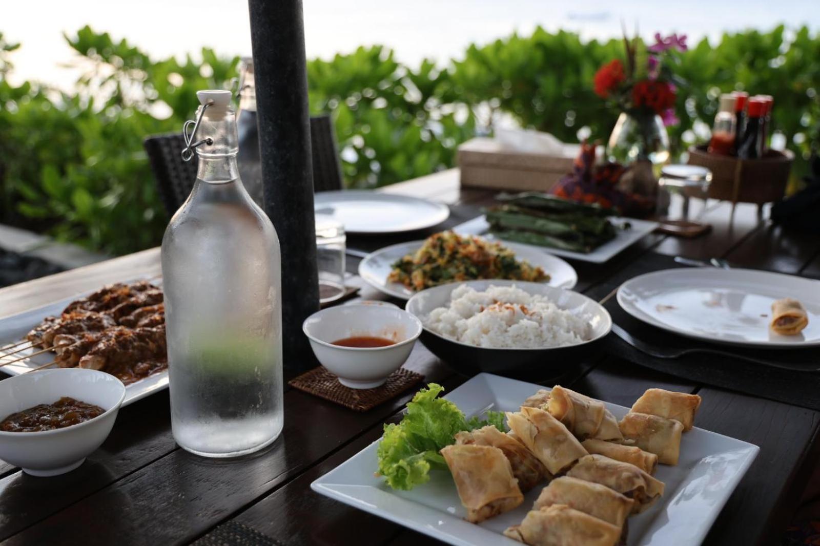 ALOKA BAHARI Villas