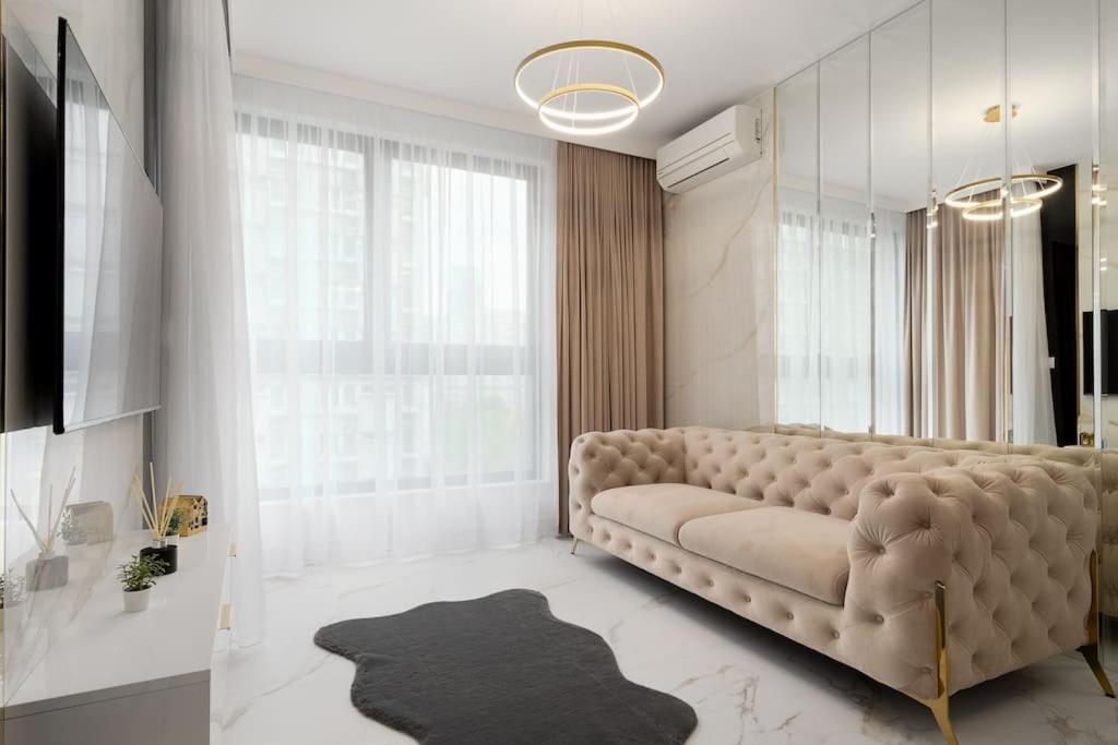 Urban Chic - Grzybowska 37 - Luxury Warsaw Stays