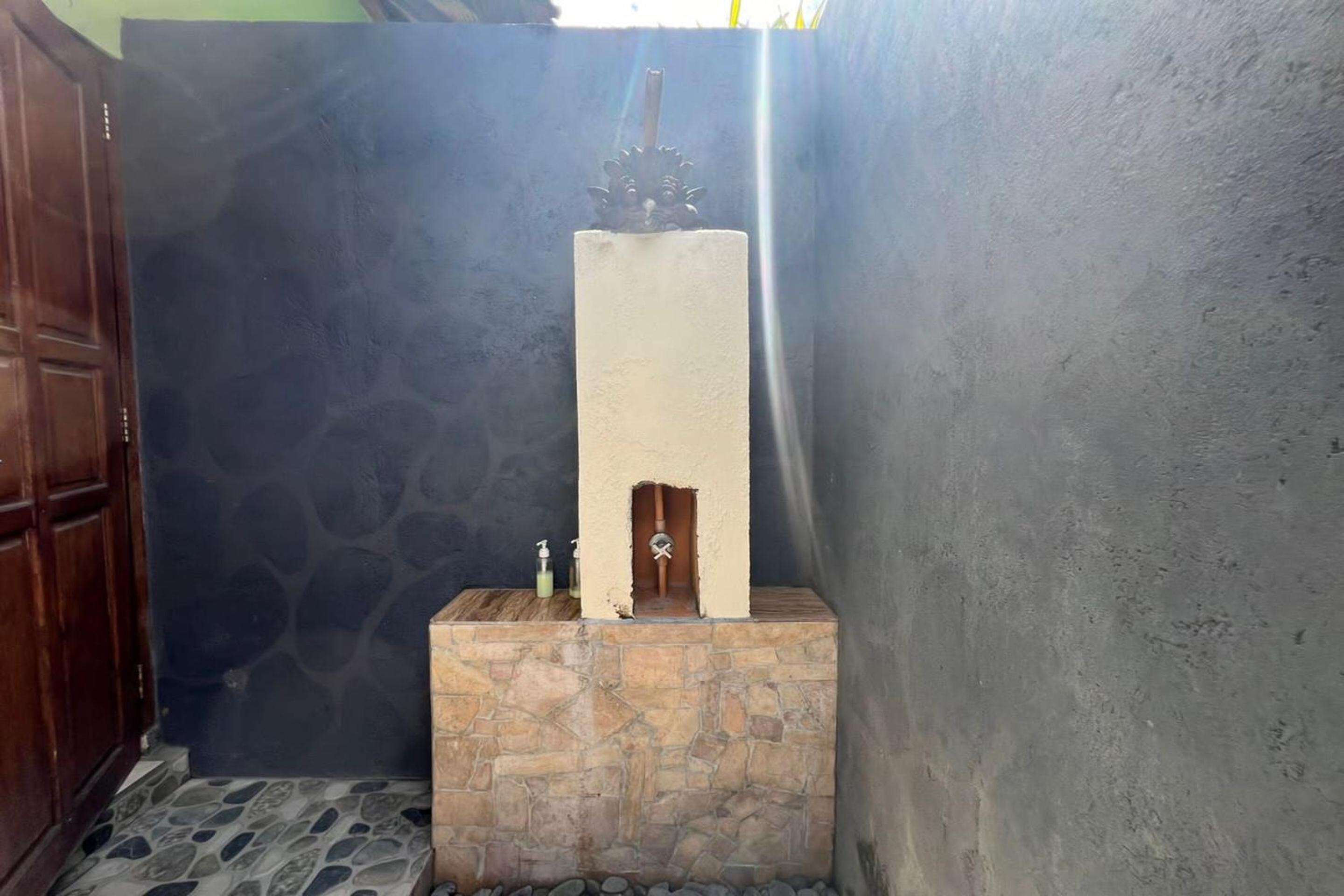 Capital O 94226 Kubu Mesari