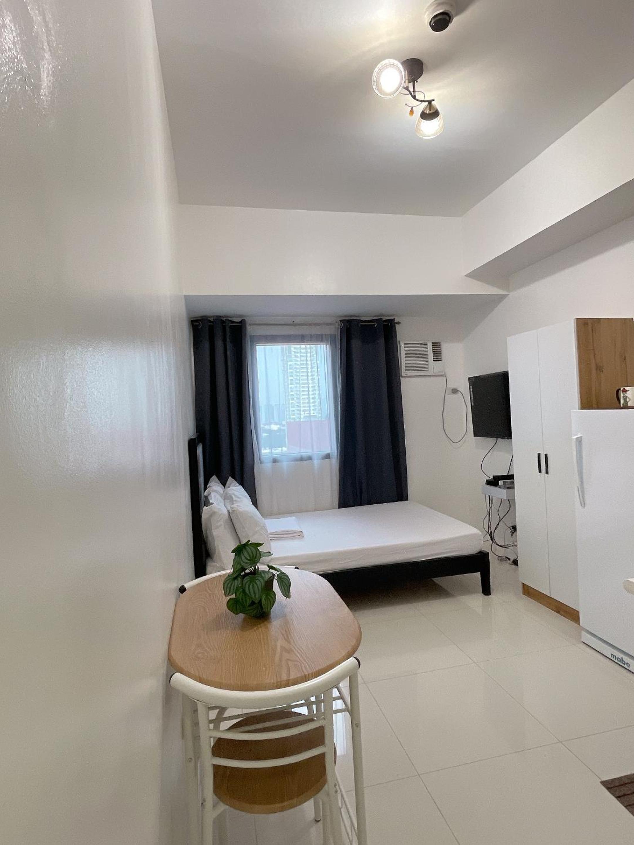 Serene Condo Unit in Front of US Embassy view 3