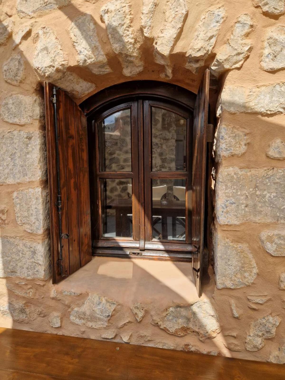 Krialianika House