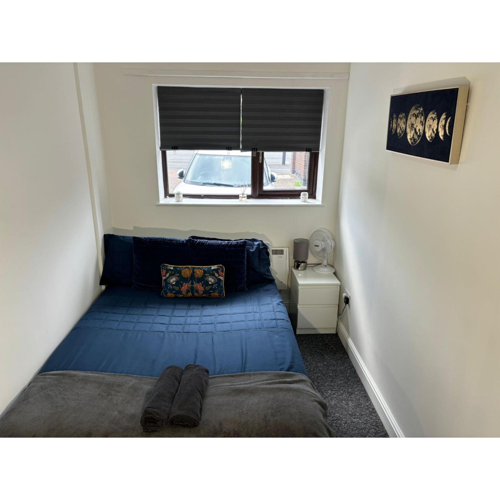 Orchard Court Spacious one bedroom apartment with extra sofa bed view 5