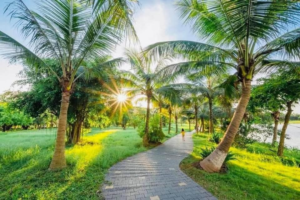 Haven in Hanoi - Brand new, super green and amazing sunset view homestay 20min by bus to Hanoi center