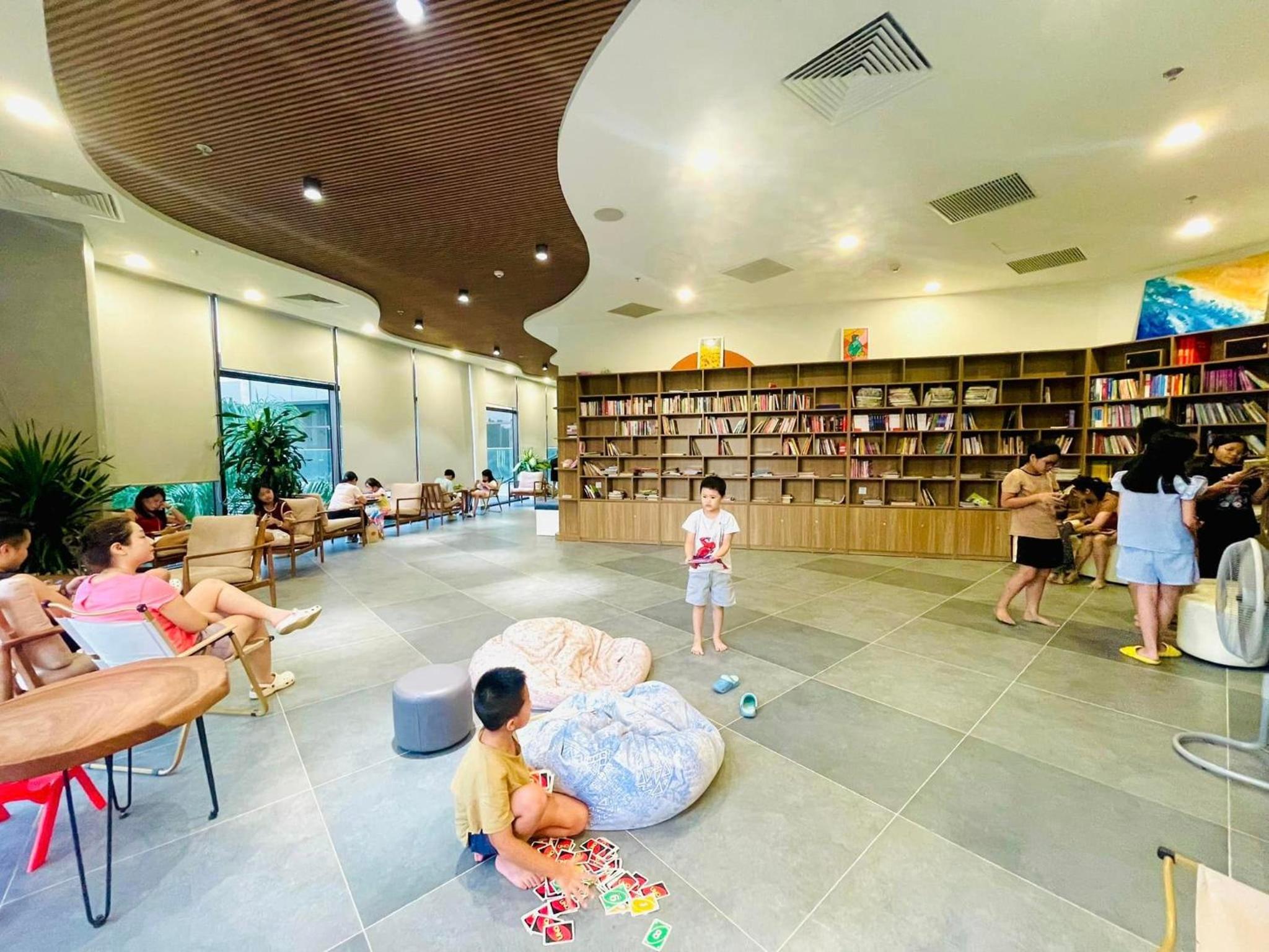 Haven in Hanoi - Brand new, super green and amazing sunset view homestay 20min by bus to Hanoi center
