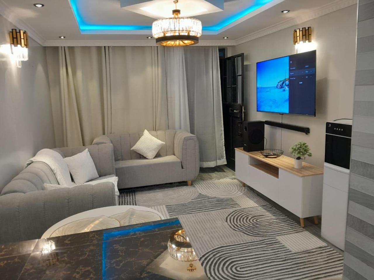 Weber Generations 2 bedrooms Accommodation -R & R Cozy Homes view 3