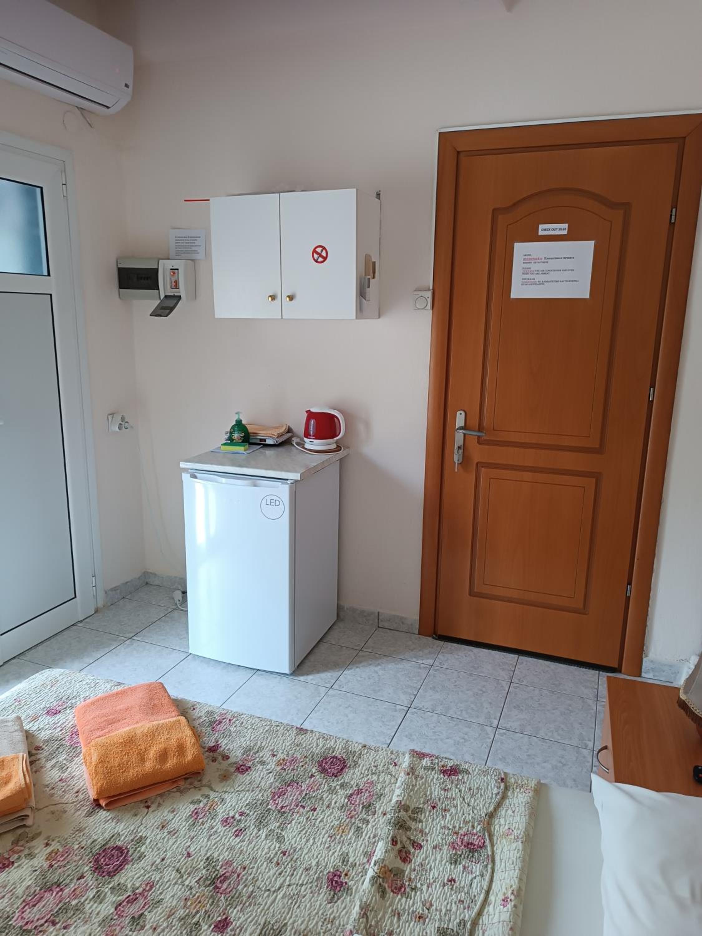 Anestis Apartments & rooms