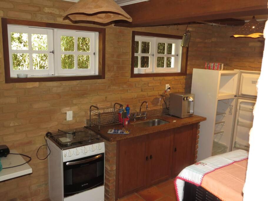 Linda casa em Mury,com riacho e lareira