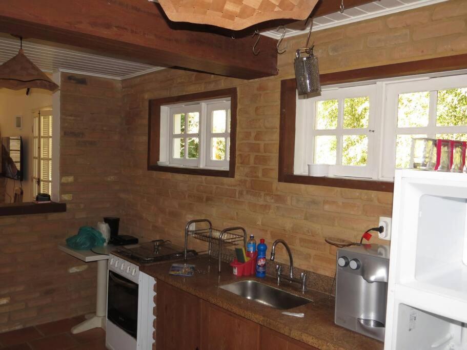 Linda casa em Mury,com riacho e lareira