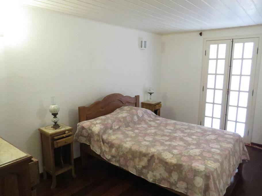 Linda casa em Mury,com riacho e lareira