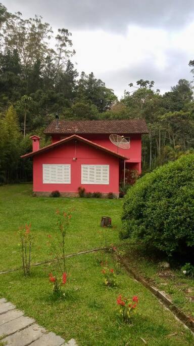 Linda casa em Mury,com riacho e lareira