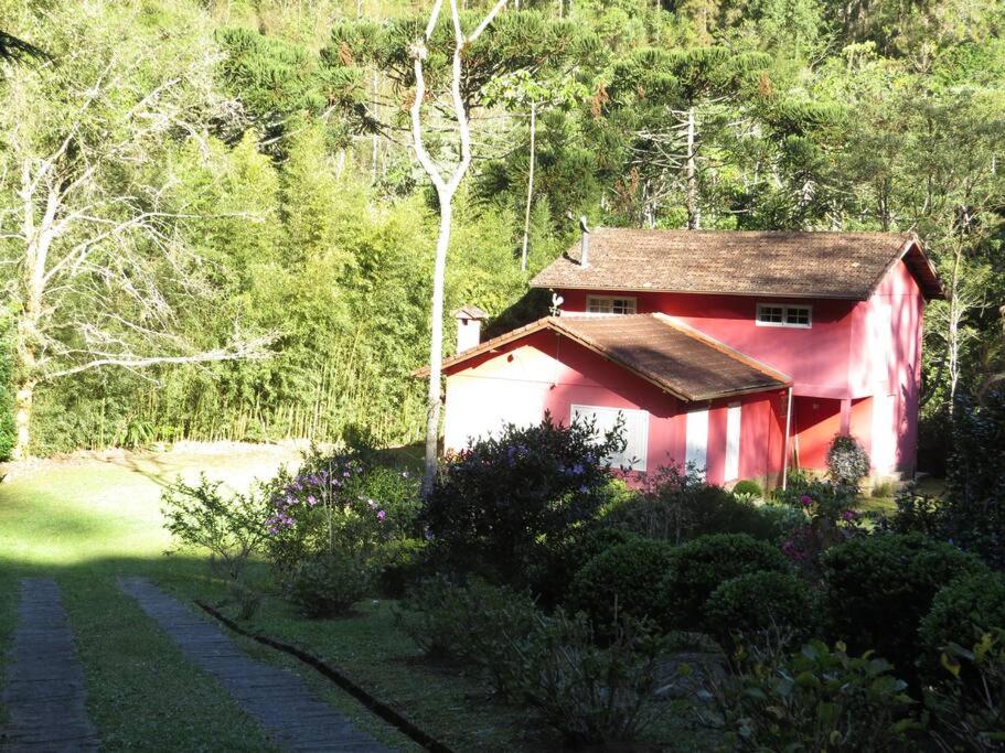 Linda casa em Mury,com riacho e lareira
