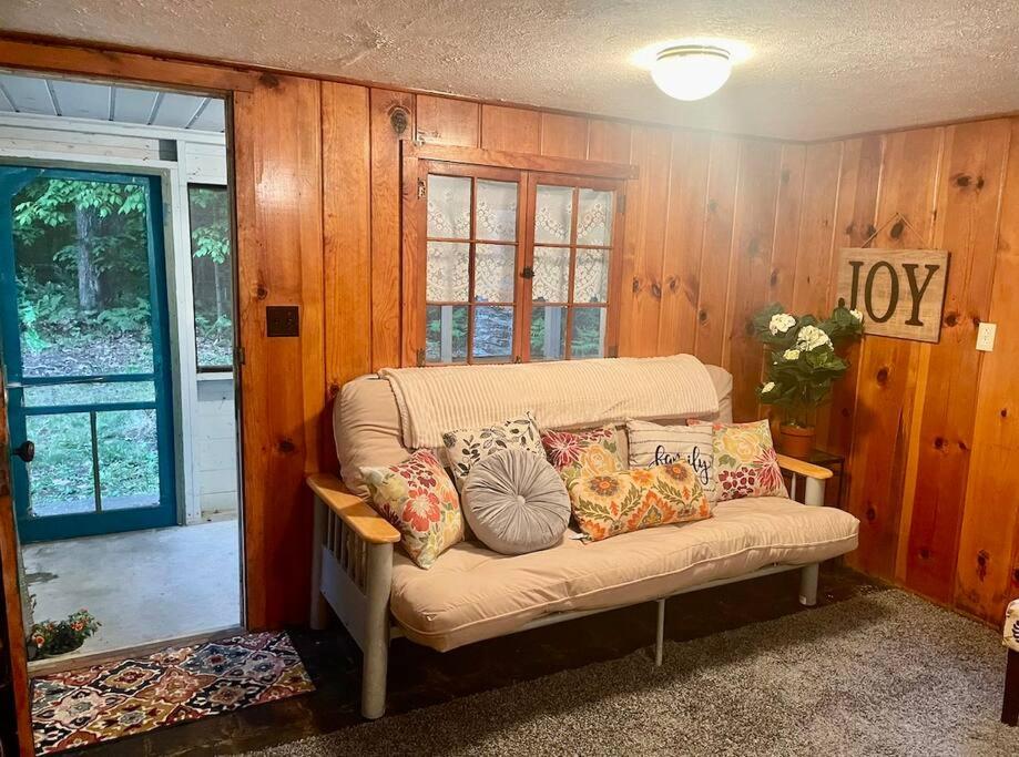 Hotel The Good Life Cabin - Close to Mackinac Island - Image 1