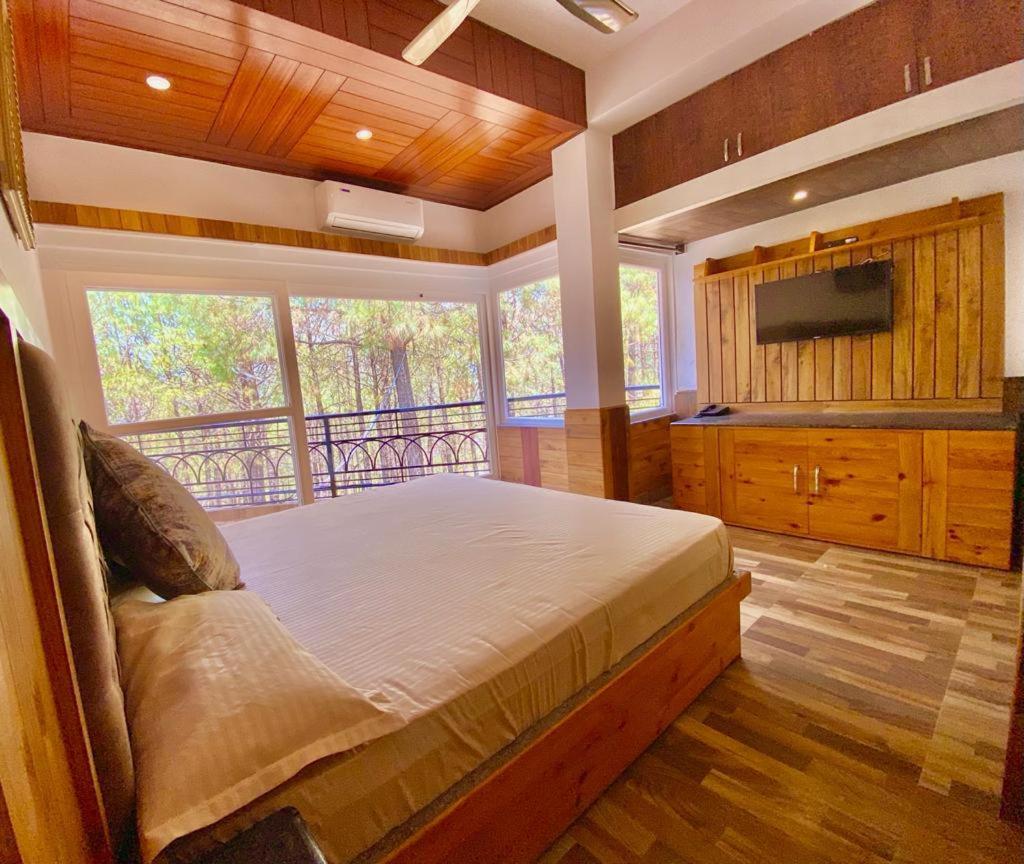 Wisteria Winds Villa