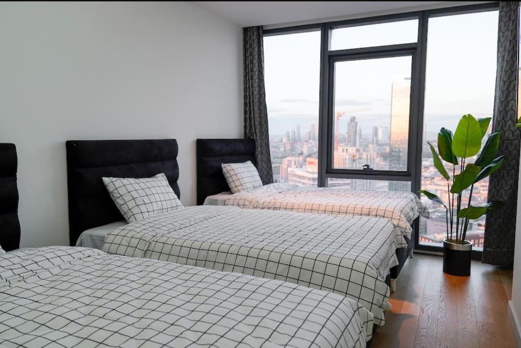 Most lavish apt 40 Floor skyviwe ist