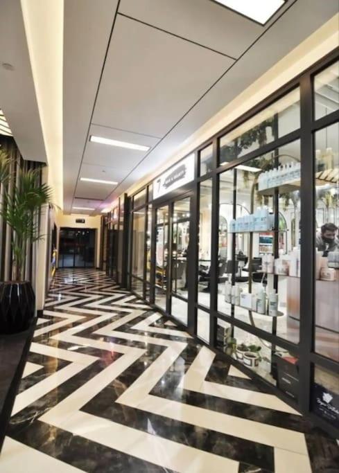 Most lavish apt 40 Floor skyviwe ist