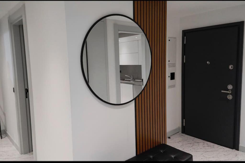 Most lavish apt 40 Floor skyviwe ist