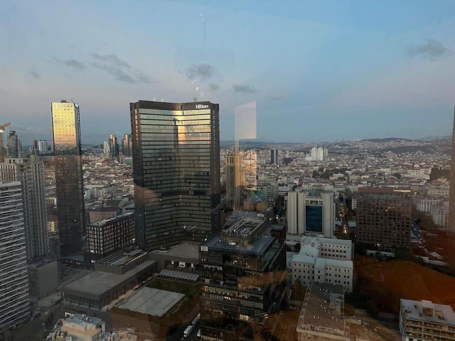 Most lavish apt 40 Floor skyviwe ist