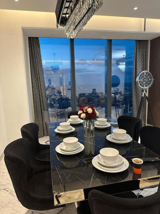 Most lavish apt 40 Floor skyviwe ist
