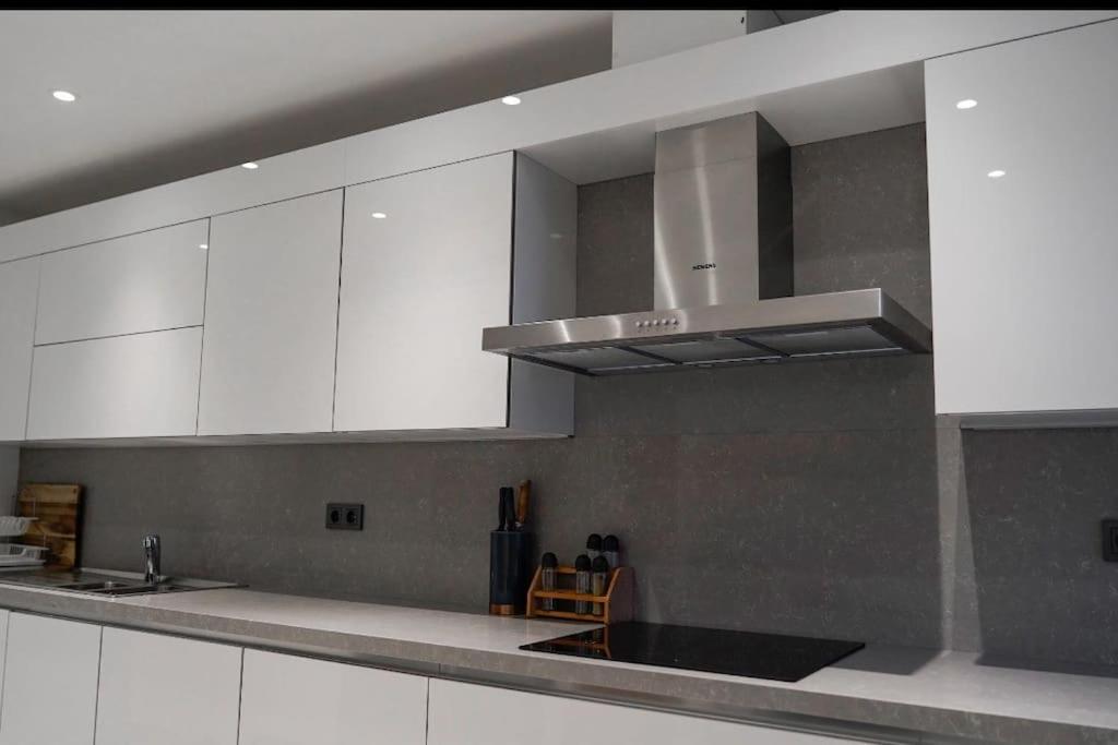 Most lavish apt 40 Floor skyviwe ist