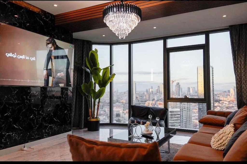 Most lavish apt 40 Floor skyviwe ist