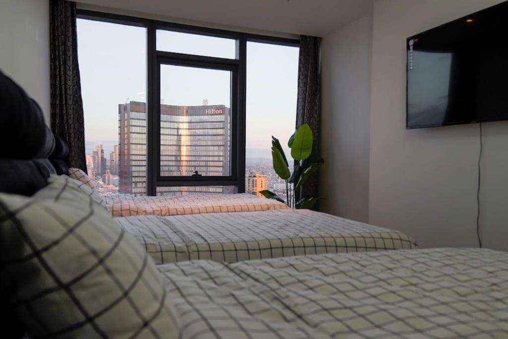 Most lavish apt 40 Floor skyviwe ist