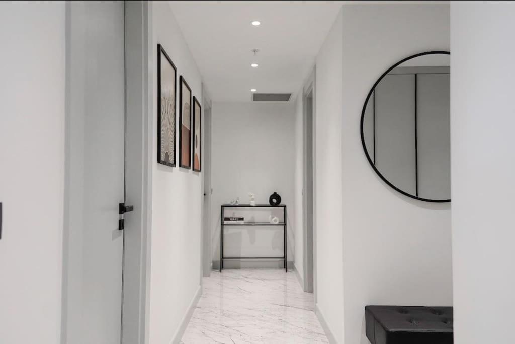 Most lavish apt 40 Floor skyviwe ist